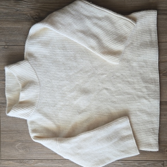 Mercer & Madison Merino Wool And Cashmere Blend Sweater - Picture 1 of 5